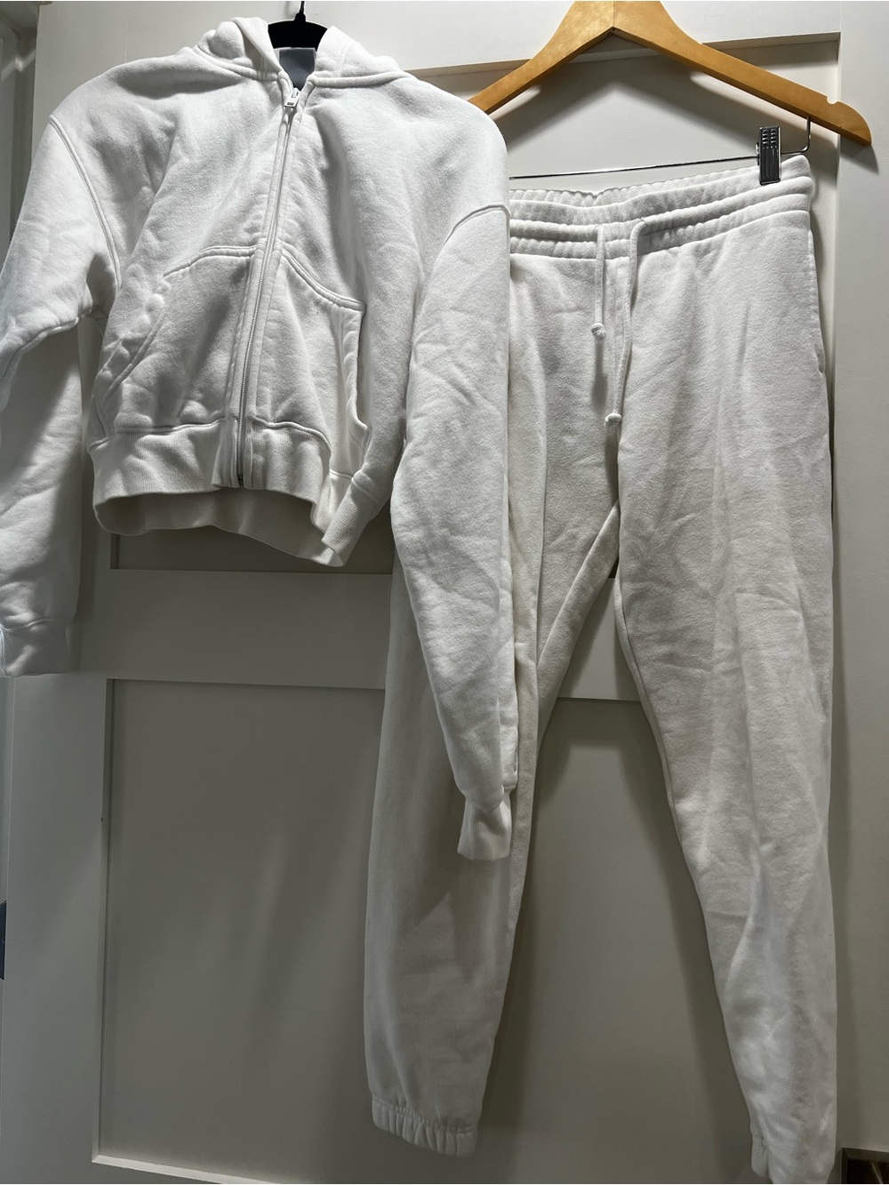 Aritzia Cozy Sweatfleece Boyfriend Boxy Zip Hoodie and Perfect Sweatpants